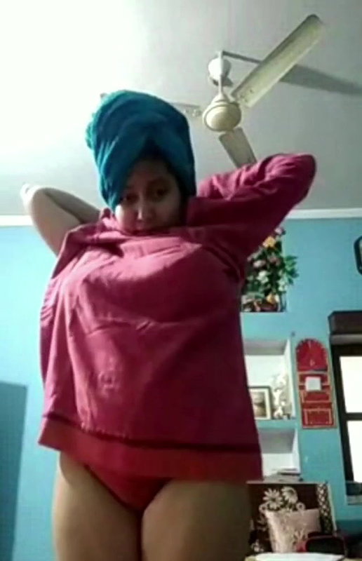 Big Booby Girlfriend After Bath 22