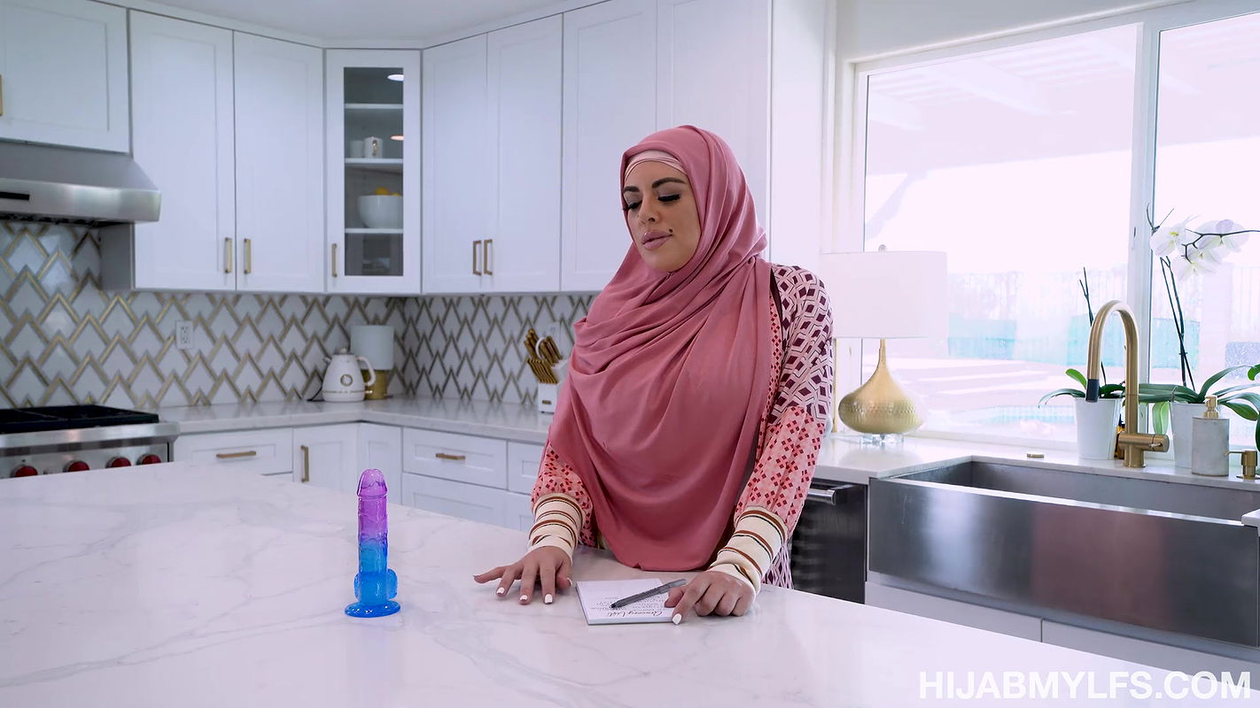 Hijab Mylfs with Vivianne DeSilva in Her Sexual Secrets_ Reserved Hijab MILF Breaks Free