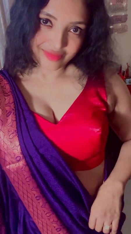 Malayalam Porn Director Lakshmi Deeptha Sexy Navel,Boobs show in pink Saree 22