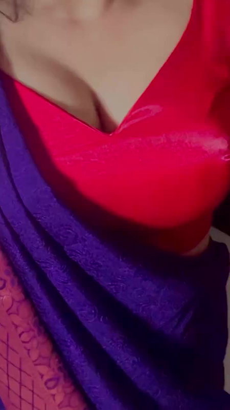 Malayalam Porn Director Lakshmi Deeptha Sexy Navel,Boobs show in pink Saree 22
