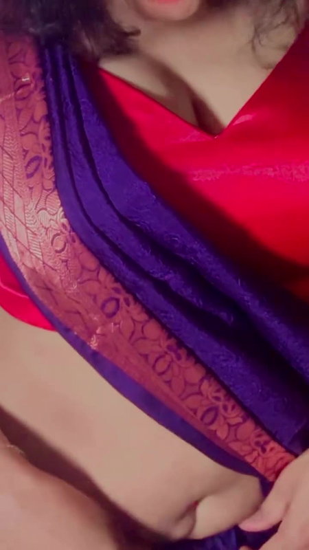 Malayalam Porn Director Lakshmi Deeptha Sexy Navel,Boobs show in pink Saree 22