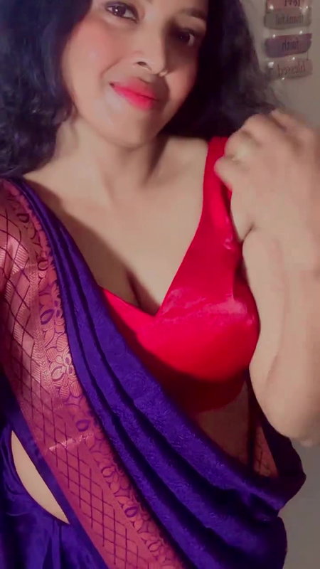 Malayalam Porn Director Lakshmi Deeptha Sexy Navel,Boobs show in pink Saree 22
