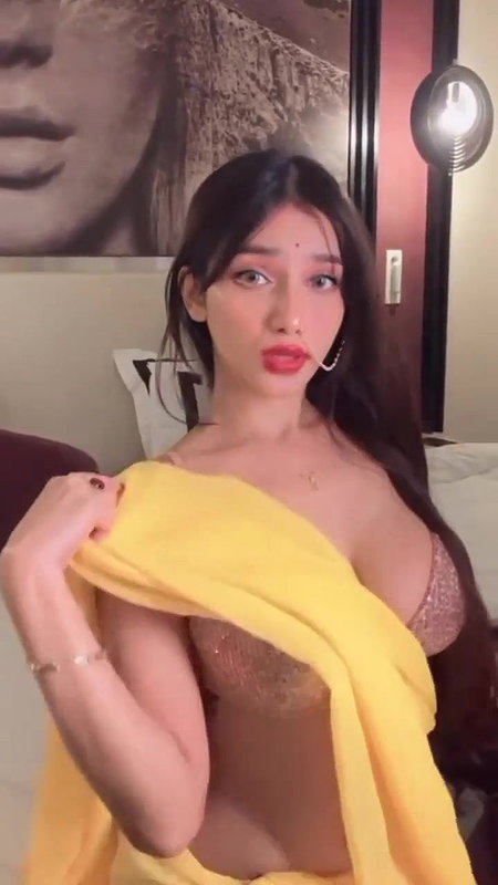 KHUSHI VERMA BOMBSHELL BOOBS IN SAREE 22