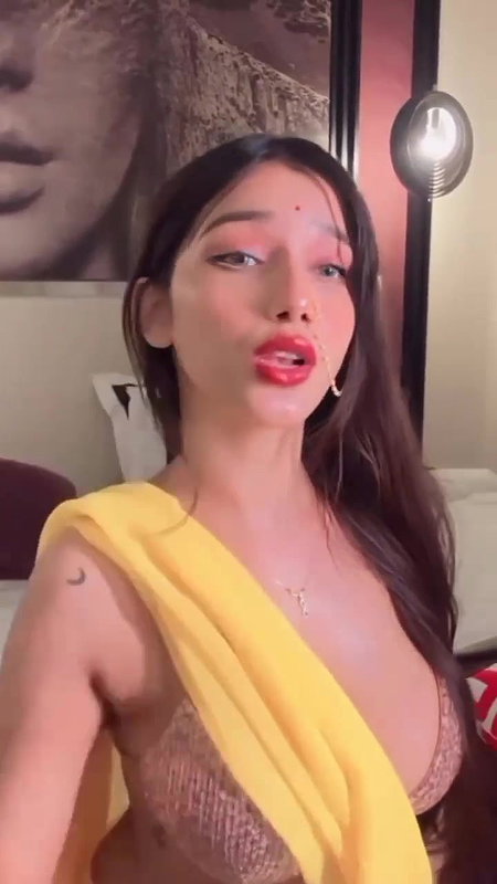 KHUSHI VERMA BOMBSHELL BOOBS IN SAREE 22