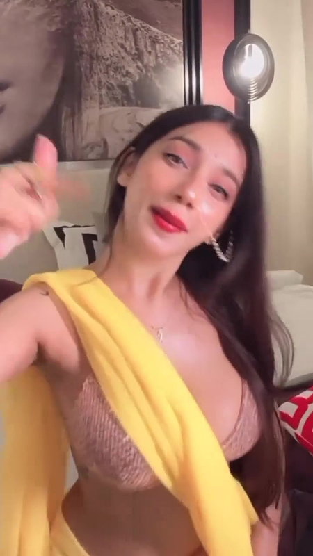 KHUSHI VERMA BOMBSHELL BOOBS IN SAREE 22