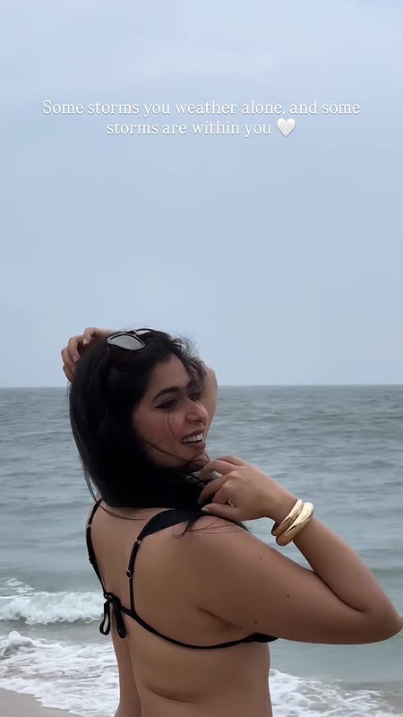 NIKITA BOLD SEDUCTRESS BACKLESS FAPWORTHY LOOKS 22