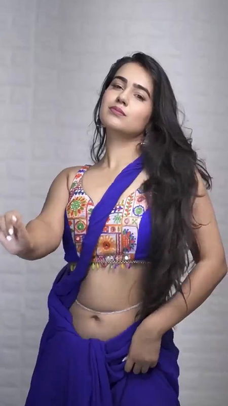 HEER RATHI SEXY MILKY NAVEL IN SAREE UUFFF 22