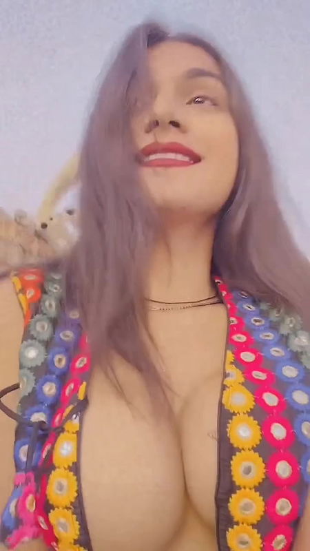 DESI BABE SLUTTY WIDE OPEN TOP EROTIC TEASE 22