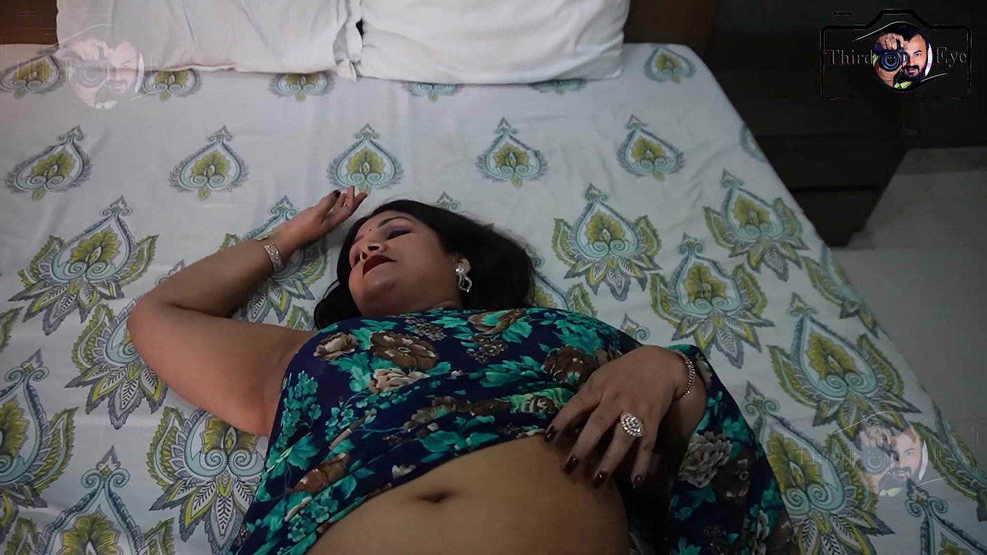 Beautiful booby juli braless saree photoshoot 22