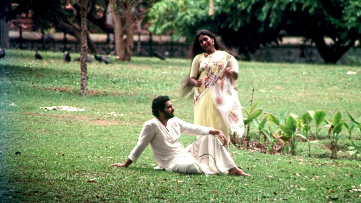 Ragini and Subga Hot Navel Scenes and molesting from Kaiyum Thalayum Purathidaruthe 22