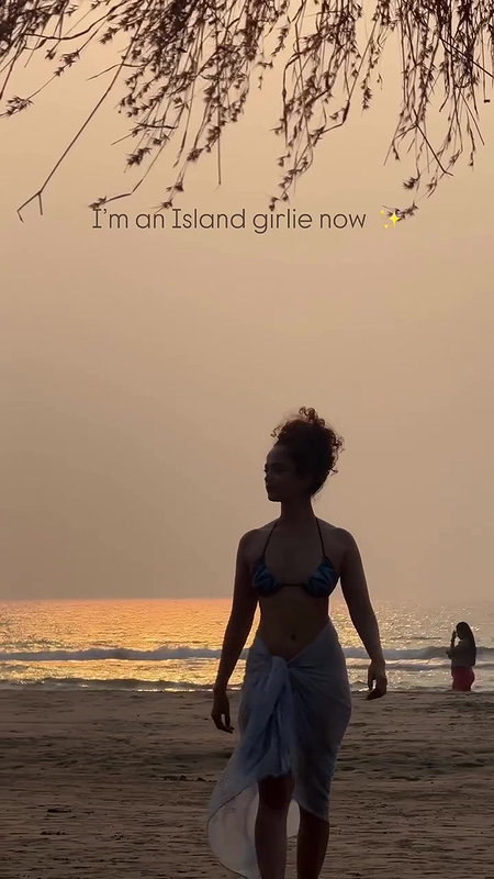 Bad Girl movie actress Anjali Sivaraman hot navel and boobs in bikini 22