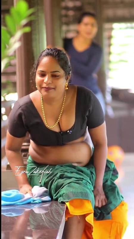 Big boobs mallu lady bending boobs deep show 22