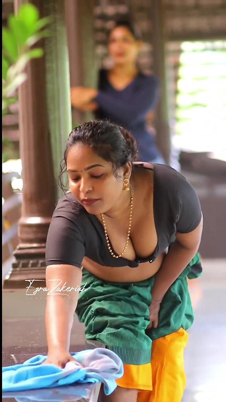 Big boobs mallu lady bending boobs deep show 22