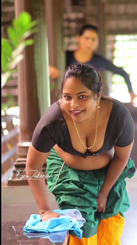 Big boobs mallu lady bending boobs deep show 22