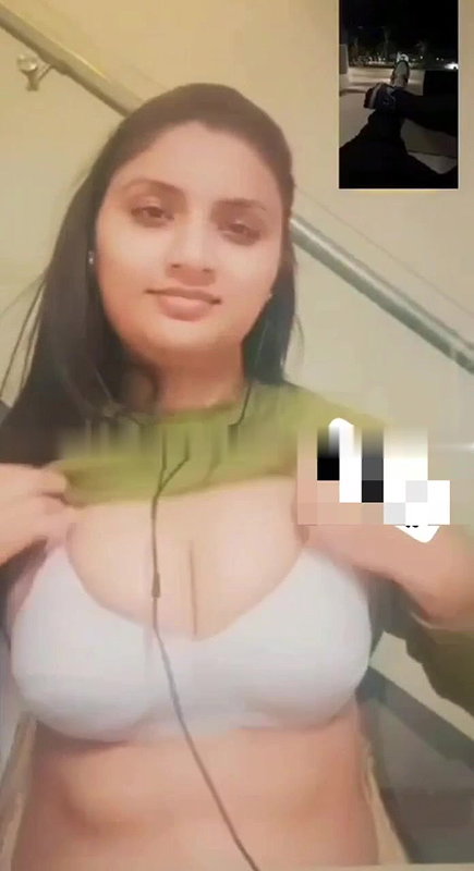 Sexy Girlfriend Showing Nude And Fingering 22