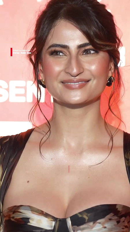 NEPO TEMPTRESS PALAK TIWARI JUICY BOUNCING BOOBS OPEN CLEAVAGE WILD EXPOSE UUFFF 26