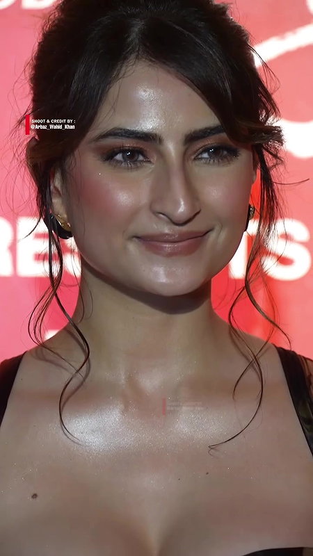 NEPO TEMPTRESS PALAK TIWARI JUICY BOUNCING BOOBS OPEN CLEAVAGE WILD EXPOSE UUFFF 26