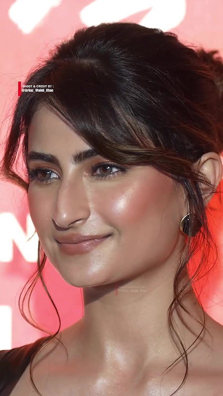 NEPO TEMPTRESS PALAK TIWARI JUICY BOUNCING BOOBS OPEN CLEAVAGE WILD EXPOSE UUFFF 26