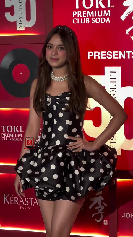 NITANSHI GOEL NAUGHTY DOLL LOOKS IN MINI SKIRT TEASE 22