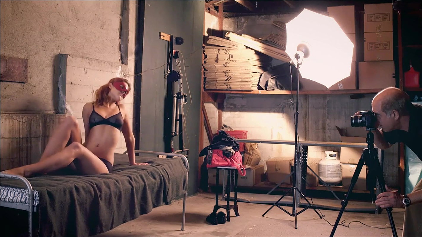 Nicole Fox actress photoshot naked in Redlands 22