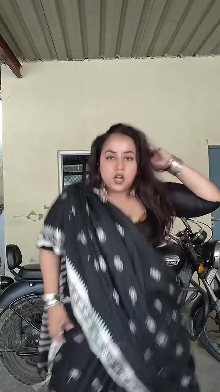 busty bengali jigglinh tits in black saree 22