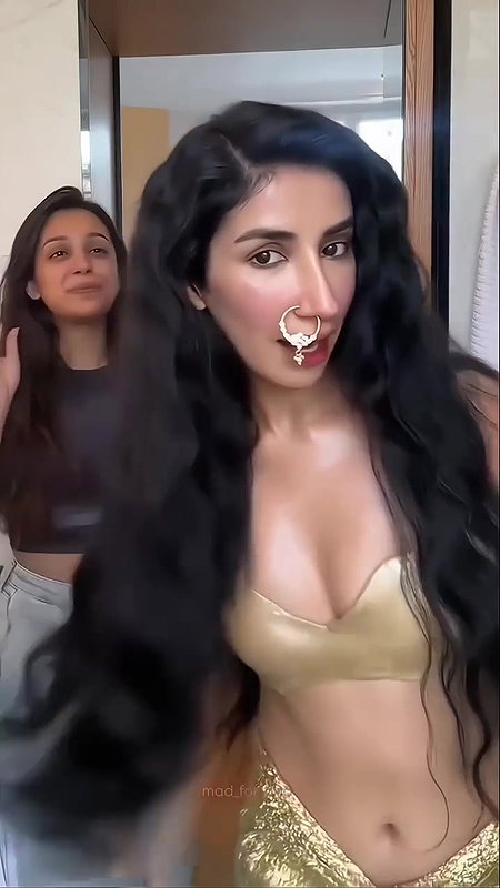 PARUL GULATI MESMERIZING SEXY CLEVAGE OPEN WET LOOKS UUFFF 22