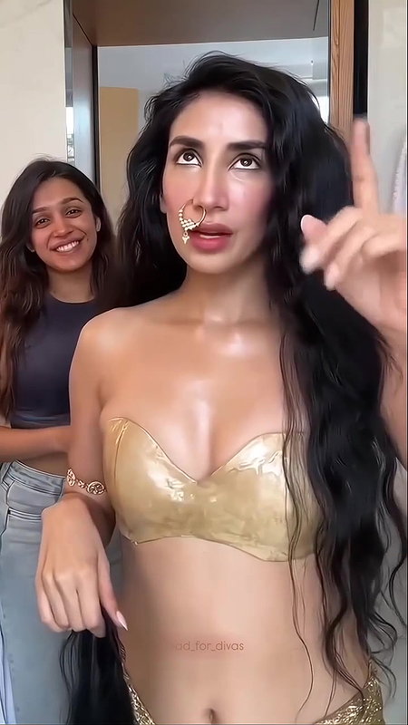 PARUL GULATI MESMERIZING SEXY CLEVAGE OPEN WET LOOKS UUFFF 22