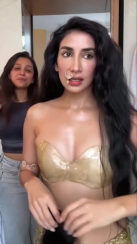 PARUL GULATI MESMERIZING SEXY CLEVAGE OPEN WET LOOKS UUFFF 22