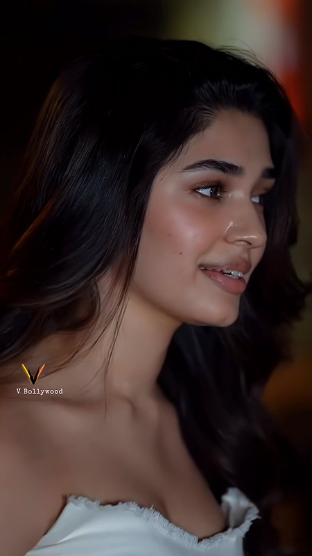 KRITI SHETTY STUNNING BEAUTY FAB LOOKS HQ 22