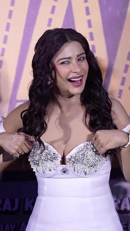 BONG BABE NYRA BANNERJEE Busty Ample Boobs Cleavage Popping SEXY 22