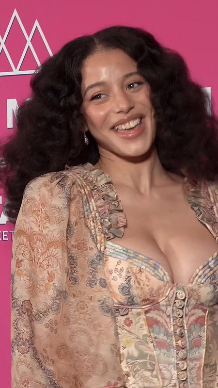 Chase Infiniti Cute Deep Pleasure CLEAVAGE EXPOSE uufff 22