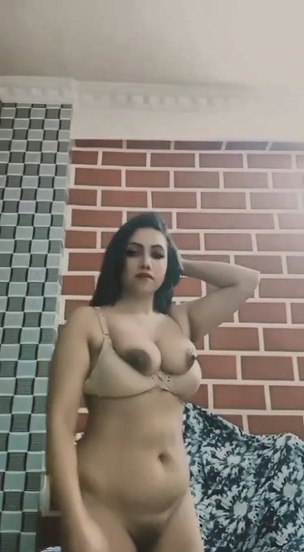 Hot bhabi showing her big tits shaggy 22