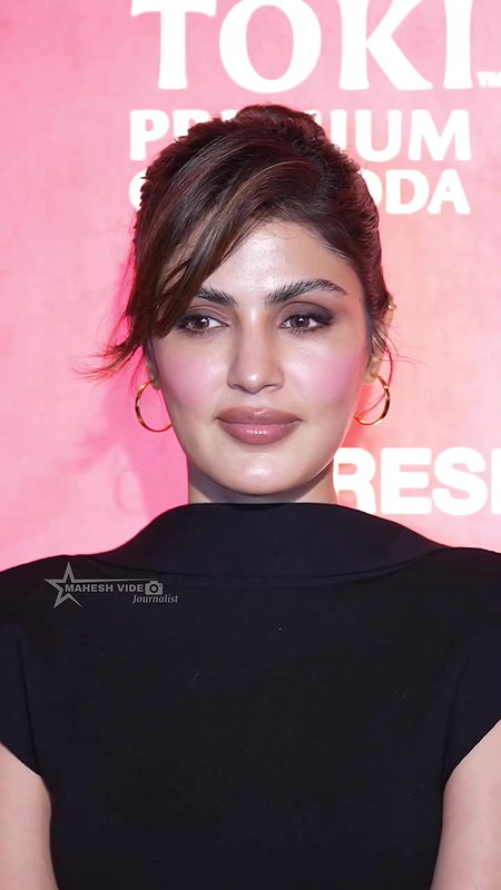 BONG RHEA TEMPTING BACKLESS VIEW SHOWOFF AT EVENT 22