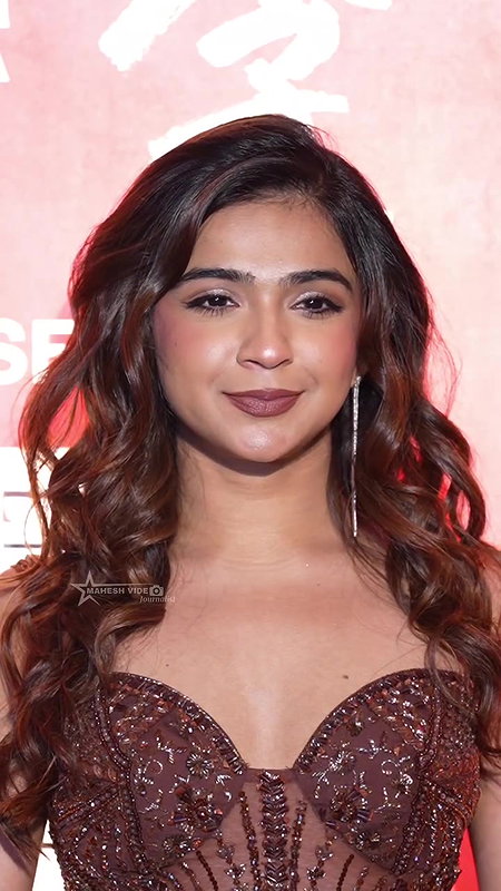 Apoorva Mukhijaa TEMPTRESS BEAUTY FAPWORTHY LOOKS 22