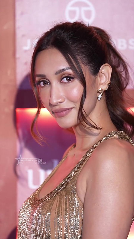 SHREYA CHAUDHARY SEXY DIVA BACKLESS AT EVENT 22