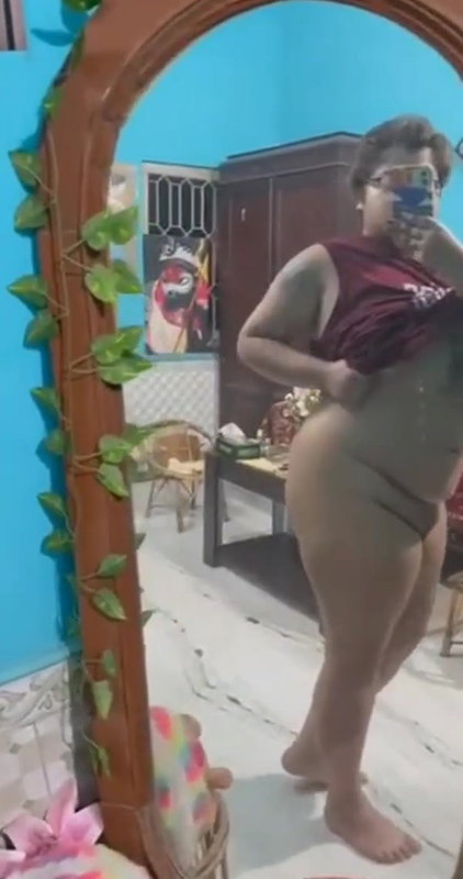 Hot babe giving blowjob to her boyfriend in her bf room 22