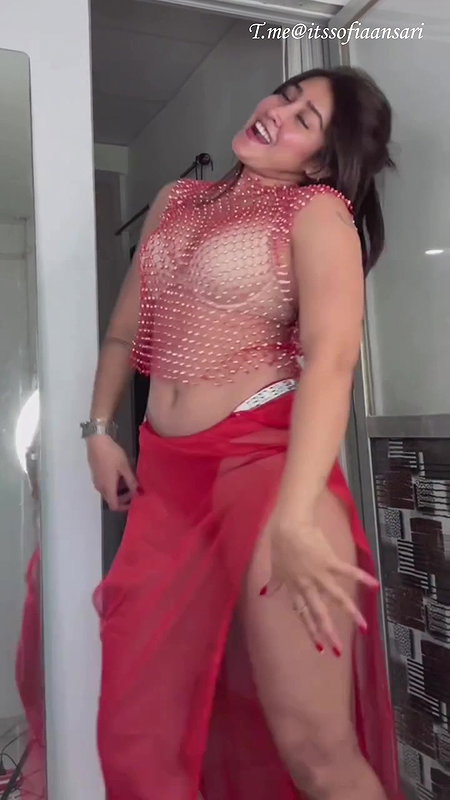 YUMMY BUSTY SOFIA ANSARI CAPTIVATING SLUTTY LOOKS 22