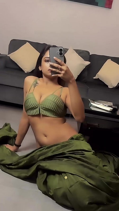 PARAMITA WILD DIVA YUMMY CLEAVAGE SEXY LOOKS IN SAREE 22