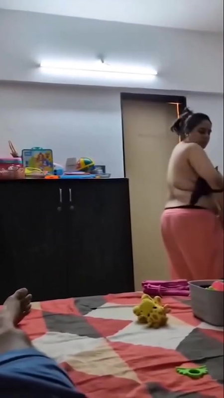 Hot bhabi dress changes in a room recording 22