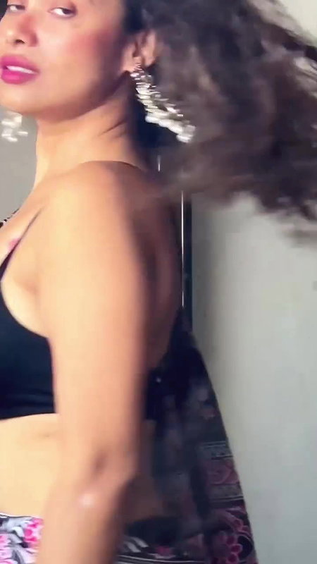 SIMONE SHARMA TEMPTRESS DIVA SEXY IN SAREE 22