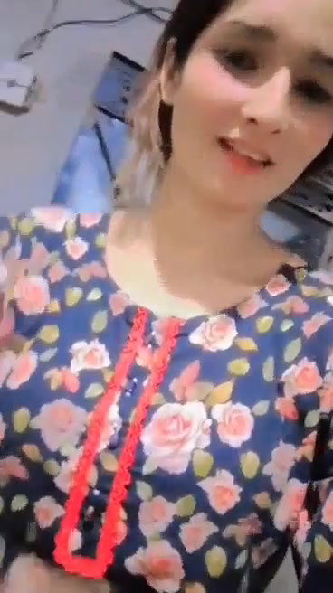 Hot paki babe showing her boobs pressing with smile 22