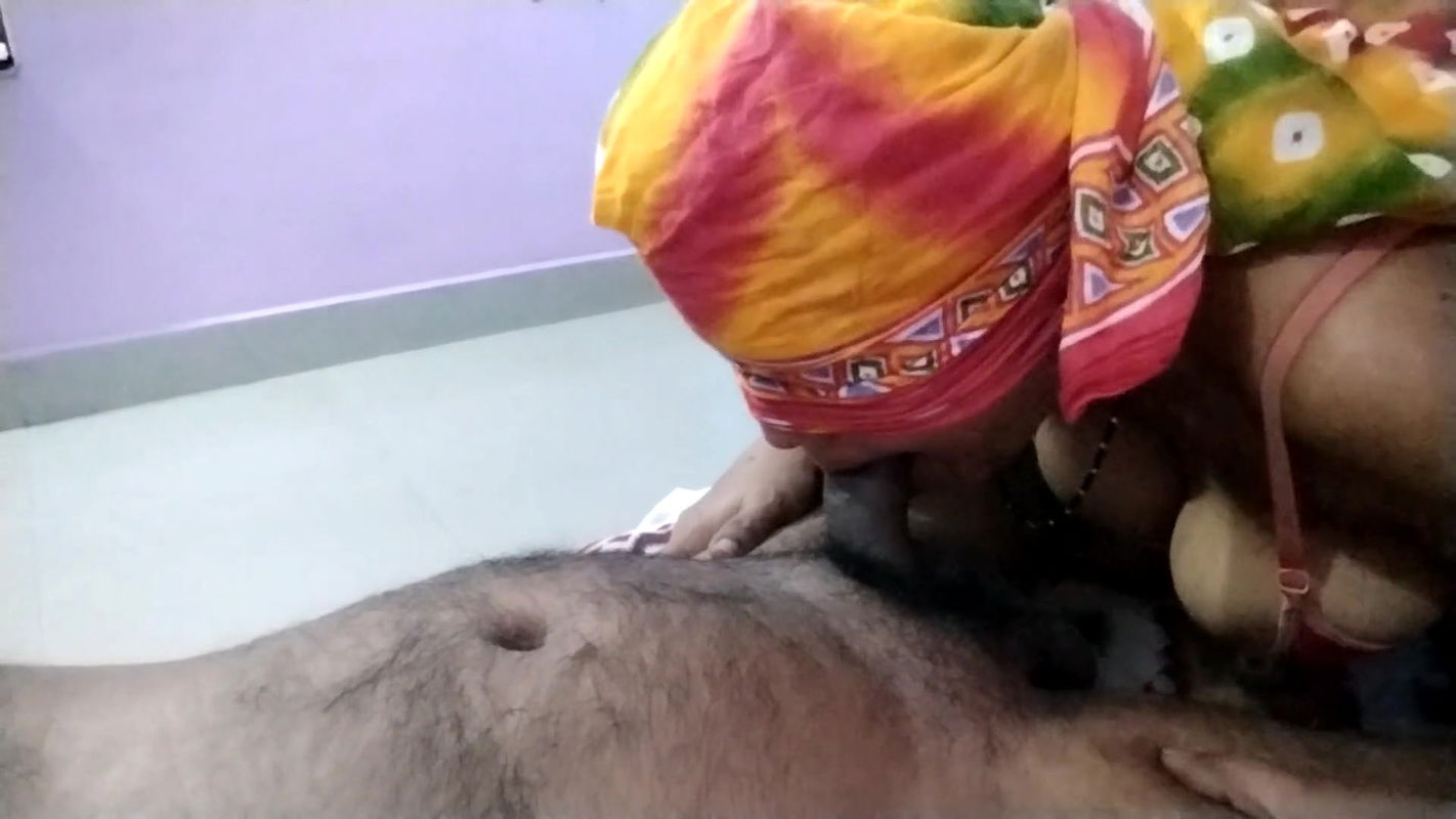 aunty SEDUCEDME herself and blowjob with ex-boy friend