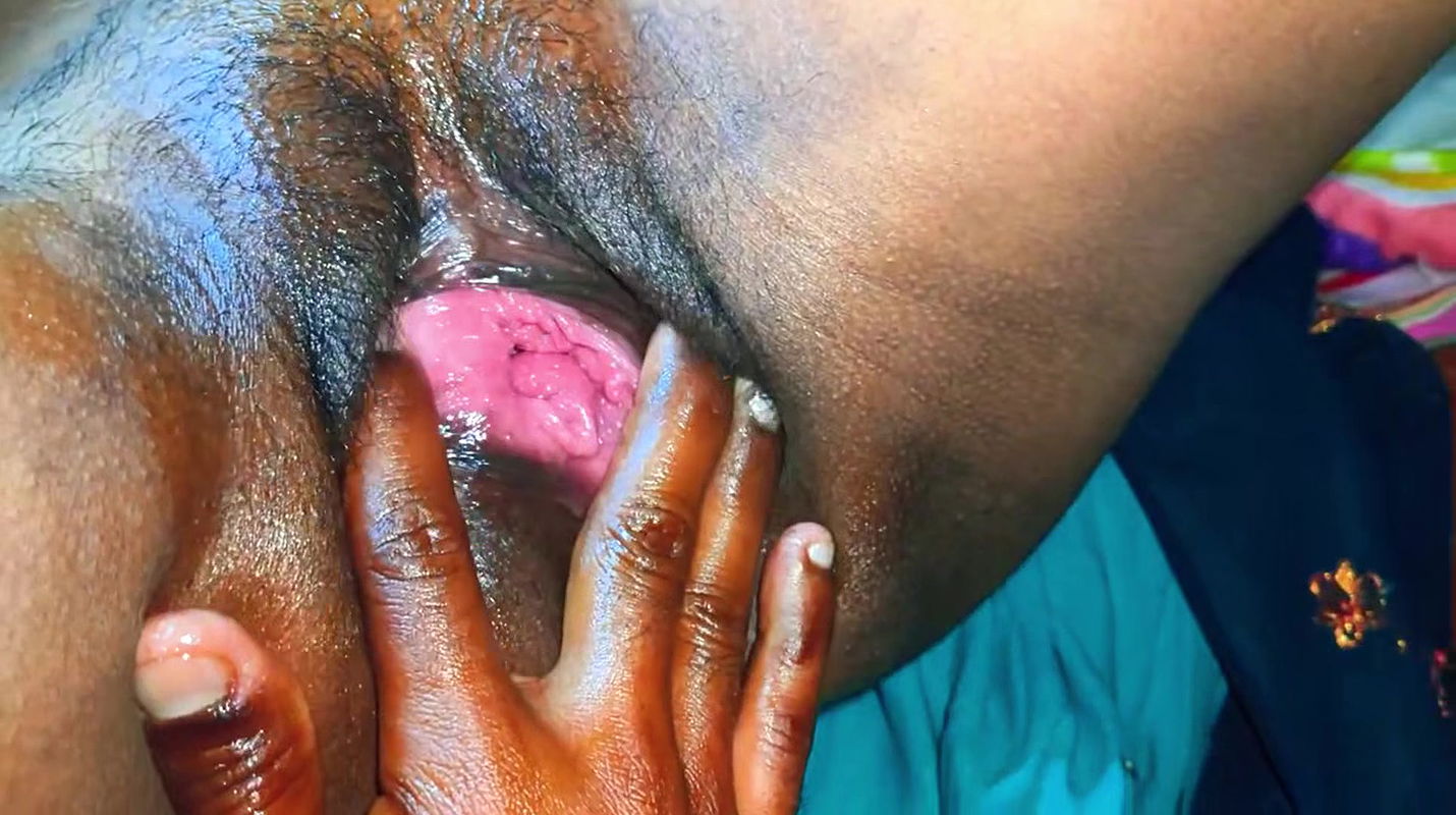 Bhabhi ke chut me devar ne pura hanth gussa ke chut ko sant kiya.indian desi village aunty apne padosi ke sath bed garm kiya . Hindi xxx sex