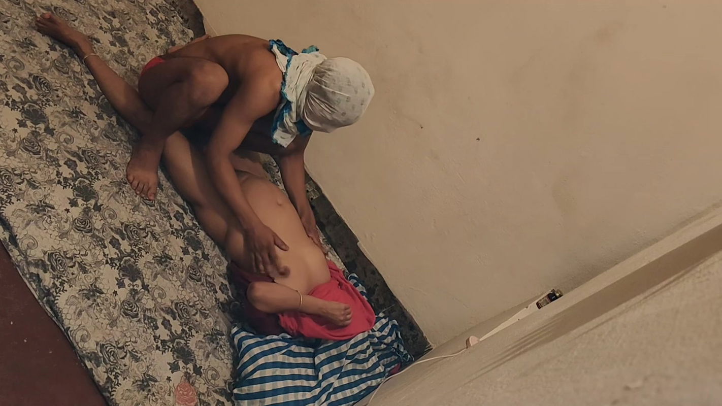 Desi Housewife Bhabi Fucked With Her Devar