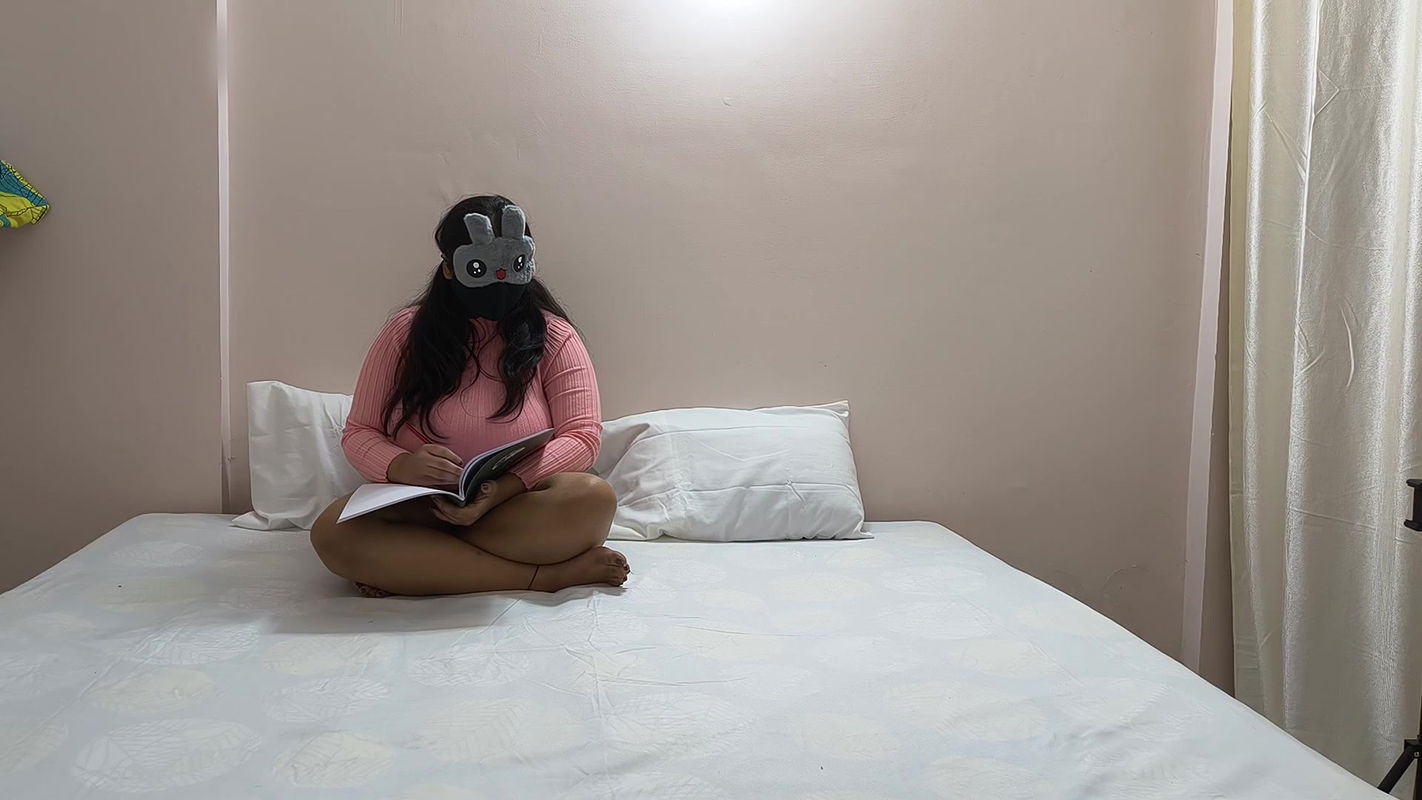 desi indian bhabhi milf with huge boobs studying got fucked by pencil