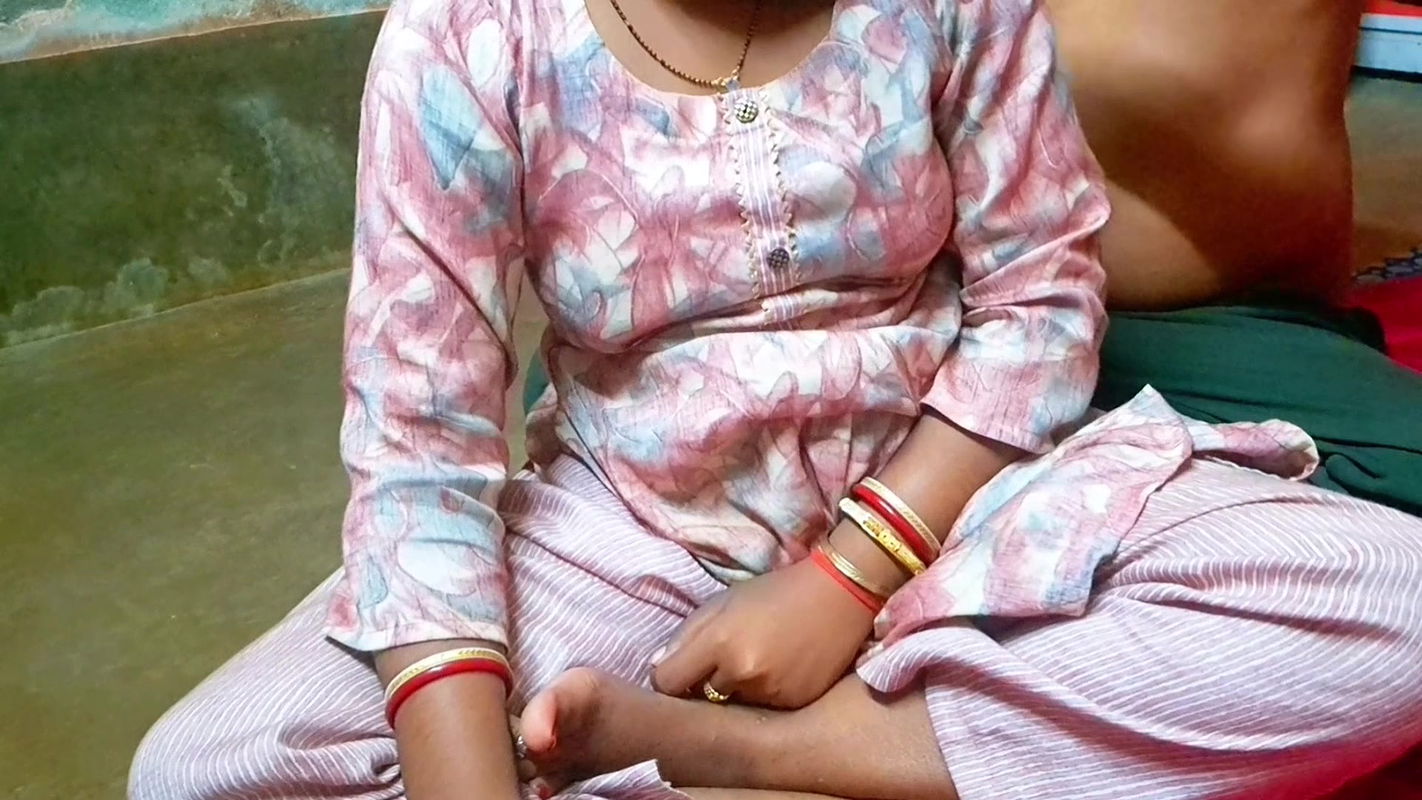 Desi Indian village bhabhi Show Boobs With lover