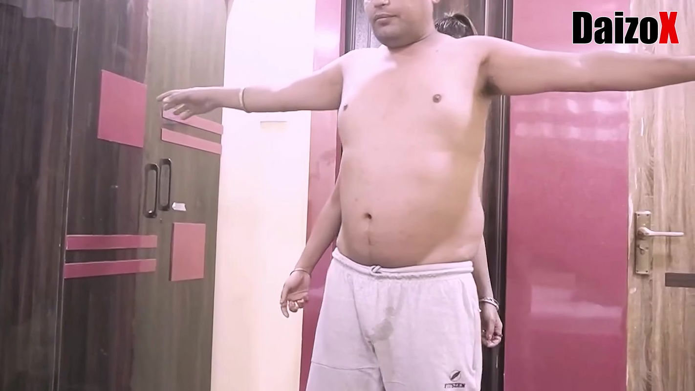 Horny masseuse fucked client during procedur