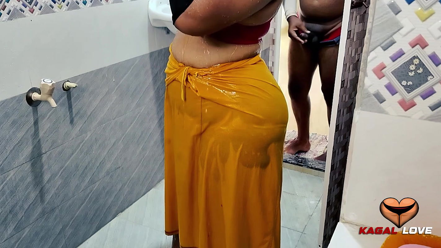 Indian house wife bathing with sex BBW