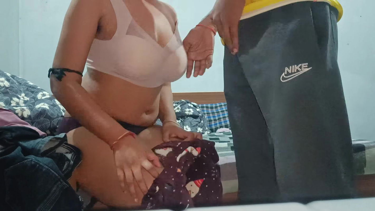 market gayi to jija ji ne mujhe chod kar meri chut lal kardi