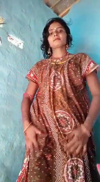 Desi Bhabhi Shows her Ass and Pussy